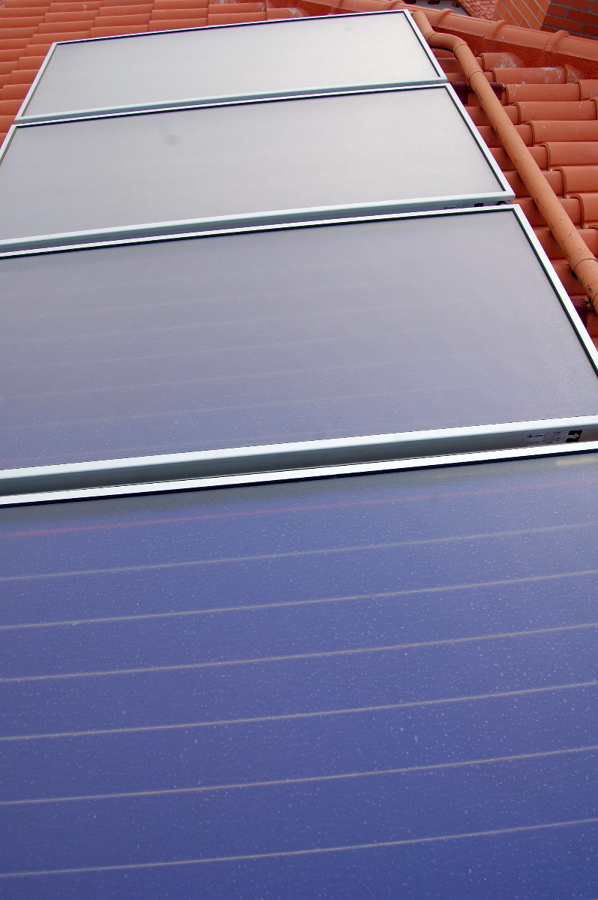 Paneles solares termicos , instalados por Tecnam.
