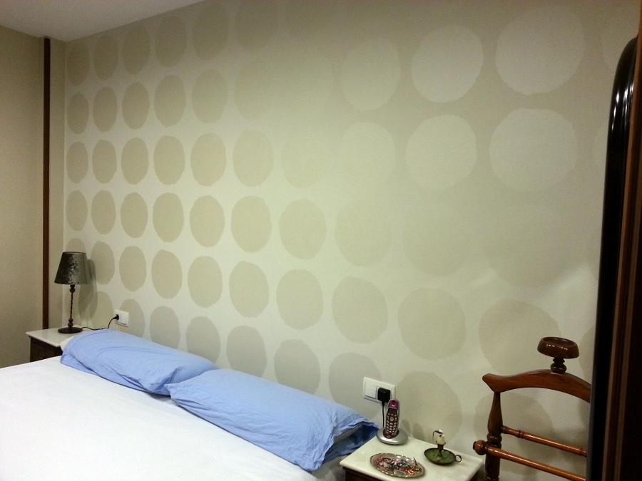 PAPEL CIRCULOS EN CABECERO