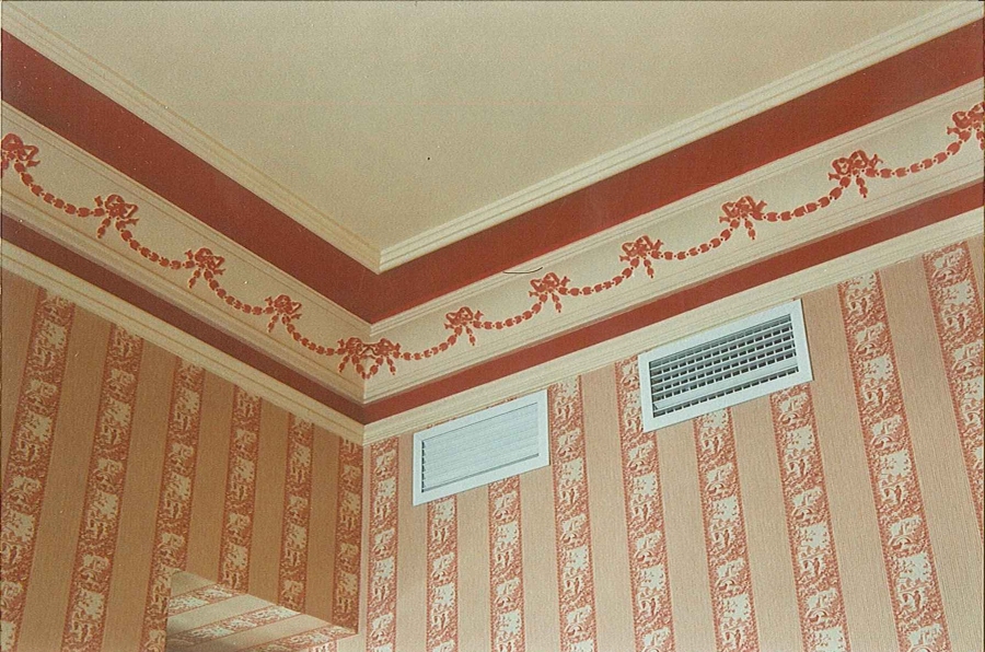 DETALLES MOLDURAS Y PAPEL PINTADO