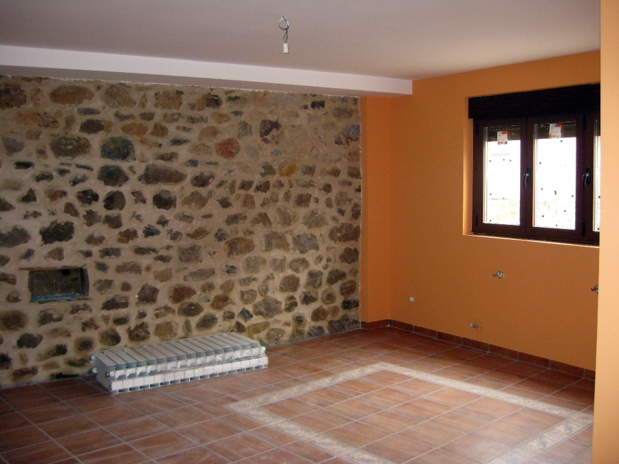 PARED DE PIEDRA RECUPERADA