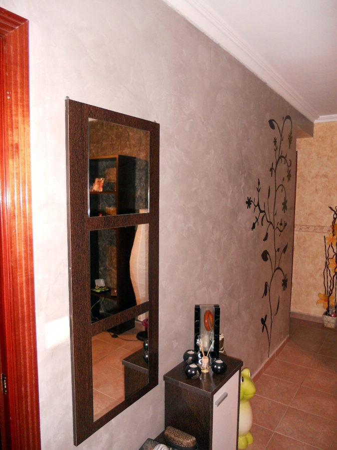 pared en estuco con decoracion