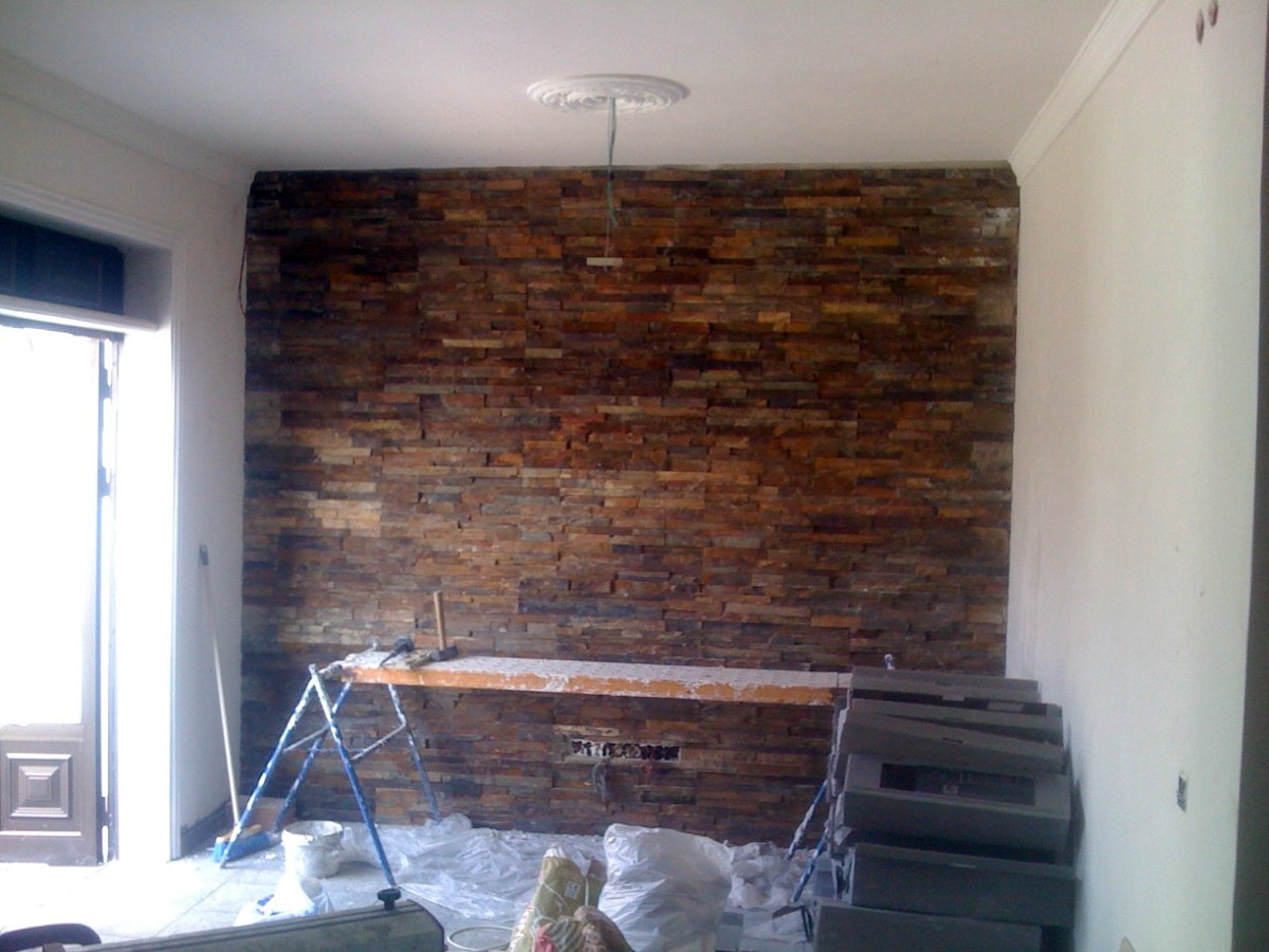 pared forrada de piedra