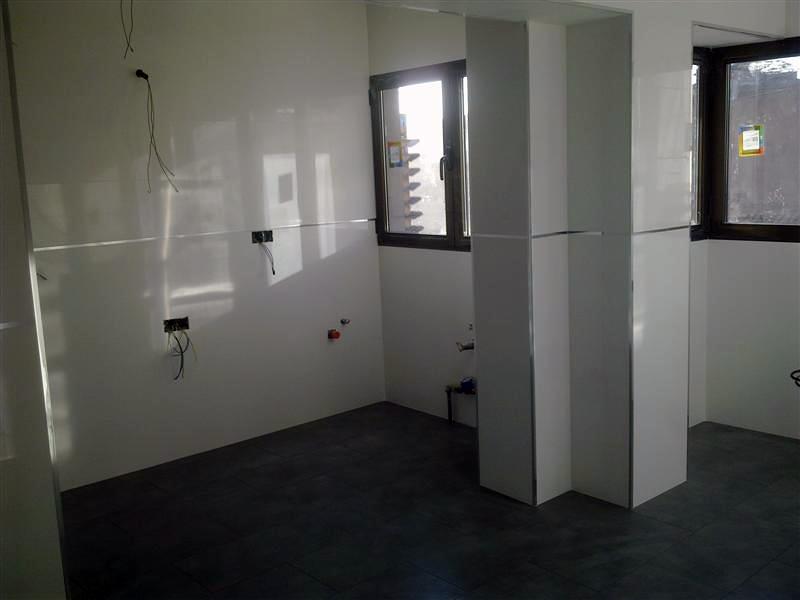 paredes en cocina rectificado blanco