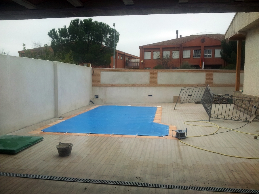 paredes,solado,porche y piscina de pvc
