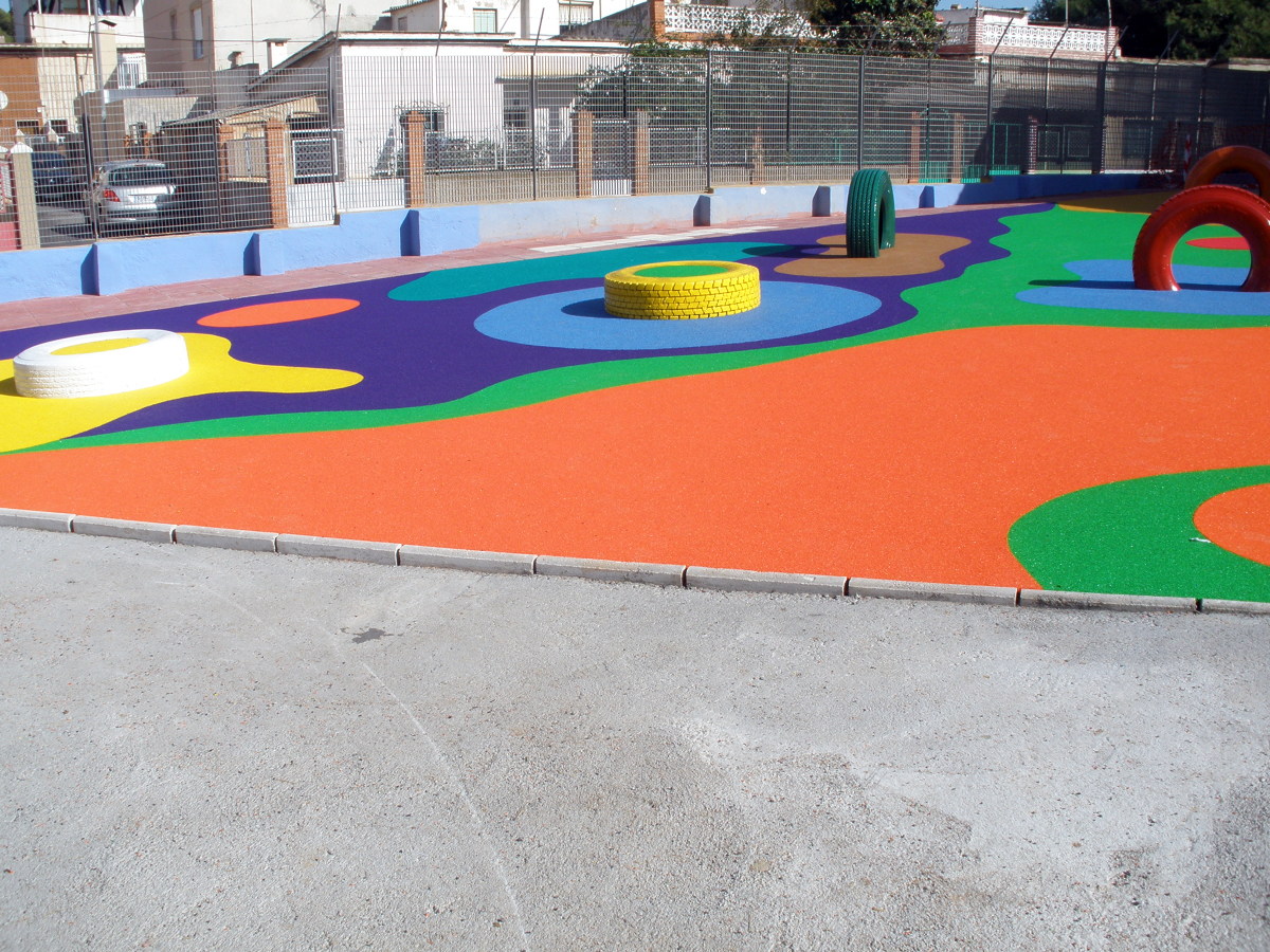 Parque infantil con EPDM + ligante.