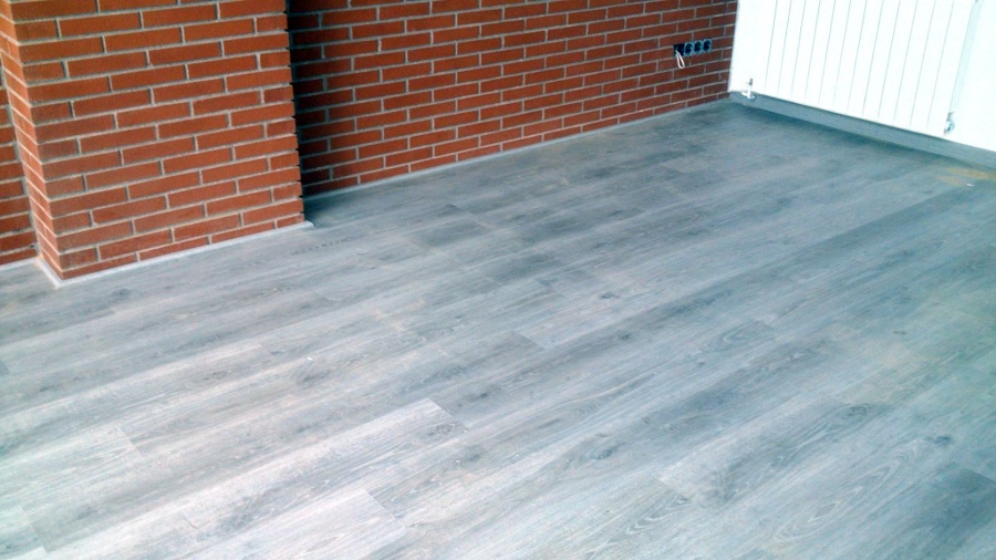 parquet laminado AC5 en casa unifamiliar