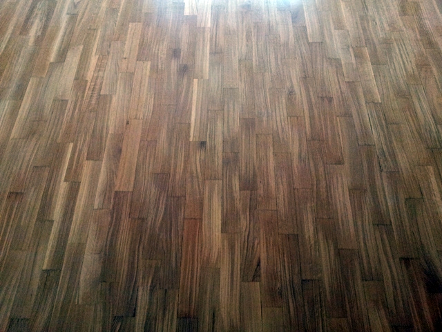 PARQUET ROBLE TABLILLA BARNIZADO SATINADO