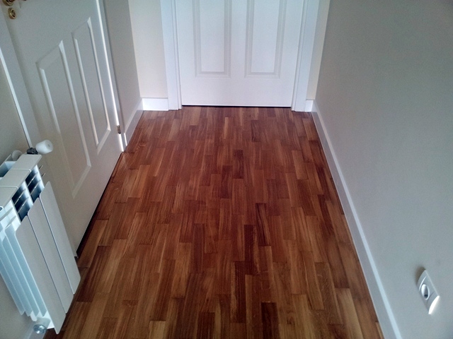 PARQUET ROBLE TABLILLA BARNIZADO SATINADO