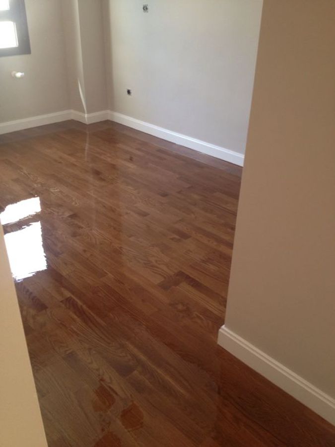 parquet teñido barnizado barniz poliuretano brillo