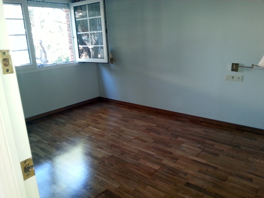  pulir parquet y pintura 