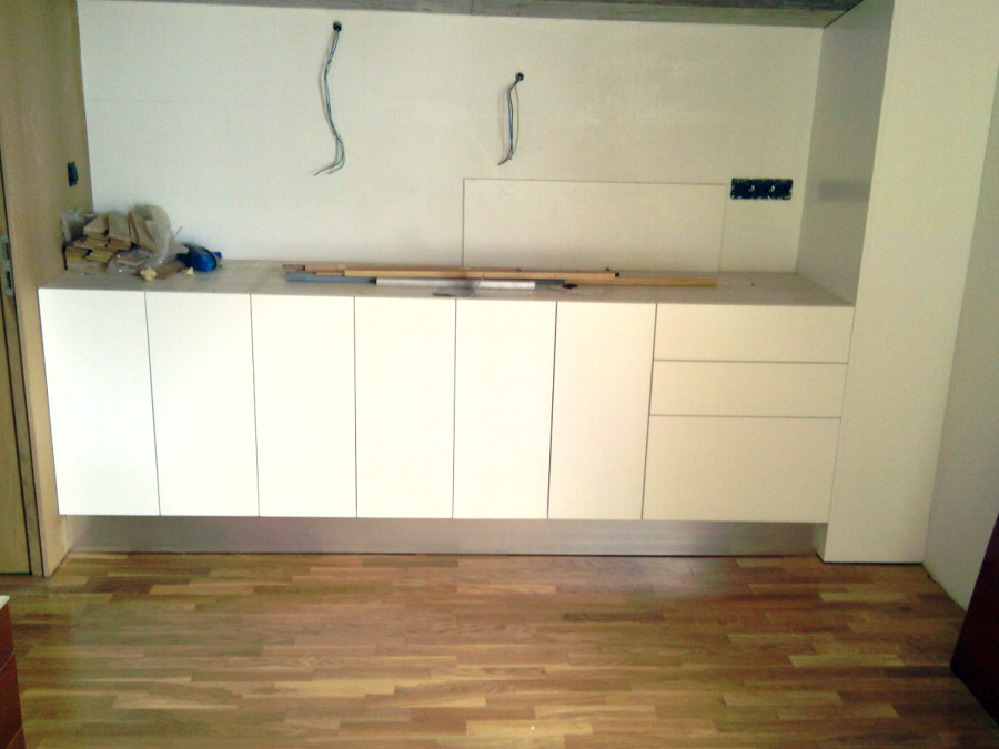 PARTE BAJA DE COCINA BLANCA.