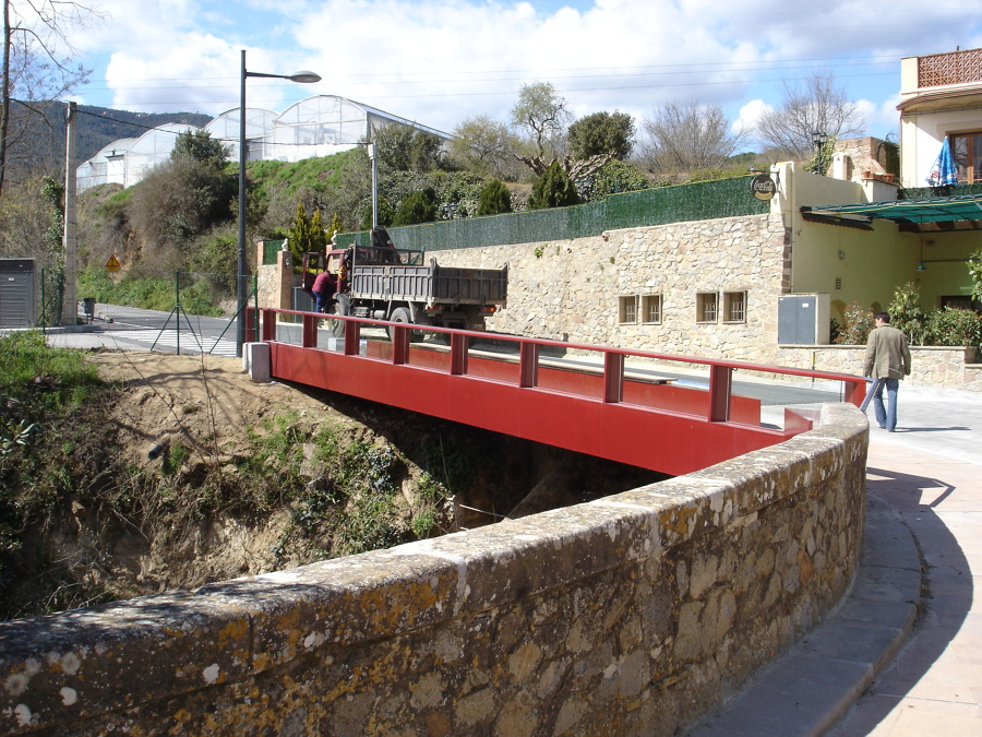 Pasarela peatonal en Caldes de Montbui