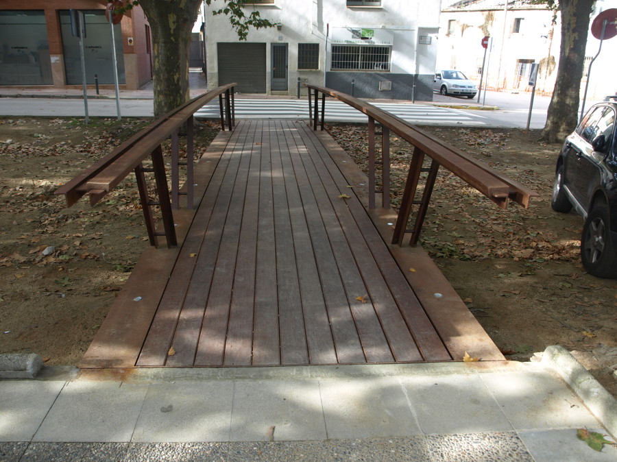 Pasarela peatonal en Vallromanes