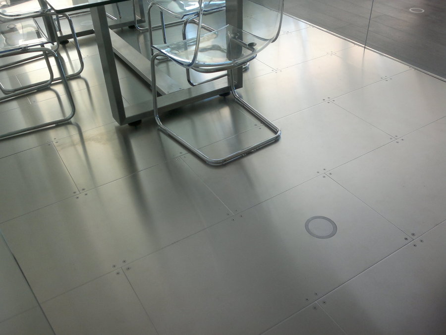 PASO 4 - Diseño, Producción & Montaje de Suelo Metálico 