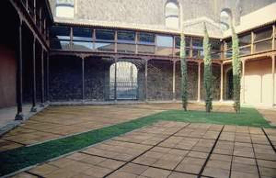 Patio de los Cipreses
