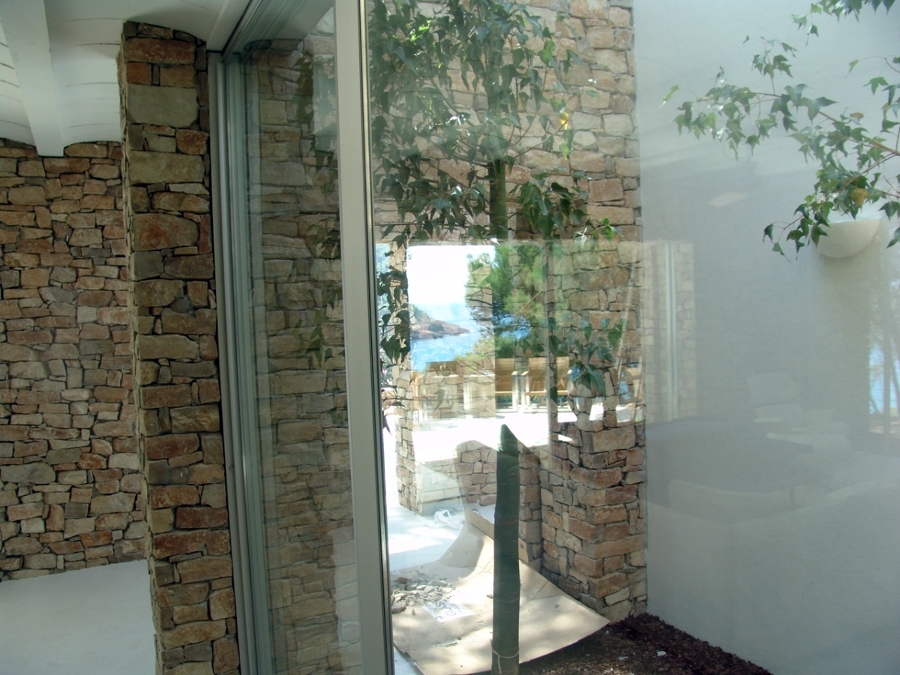 Patio interior en Piedra Natural