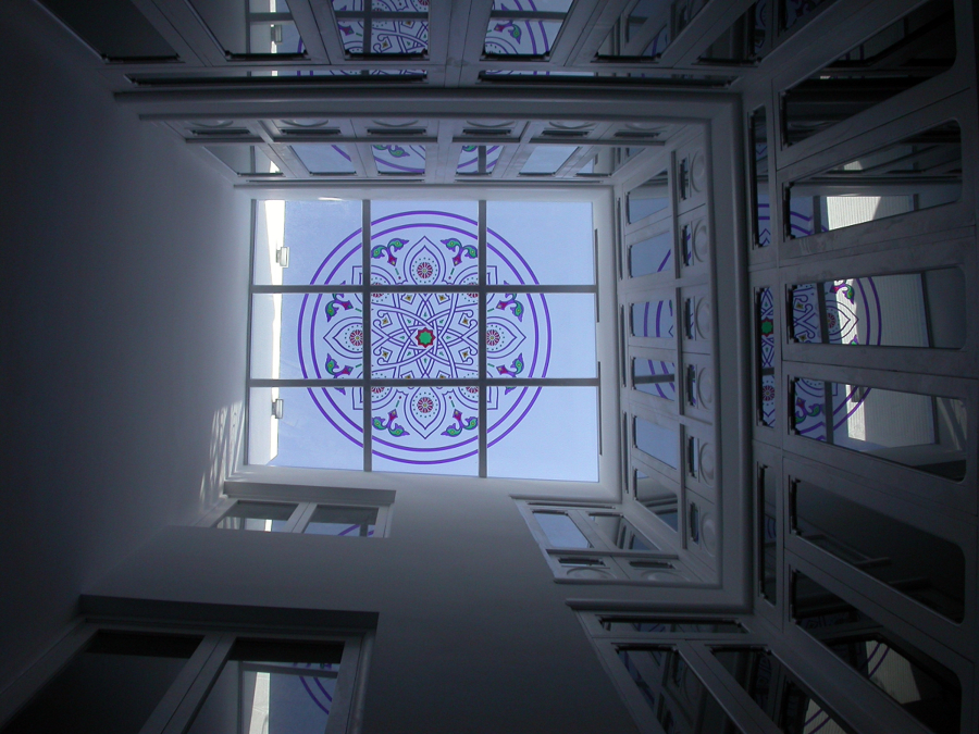 Patio interior Microcemento blanco mate