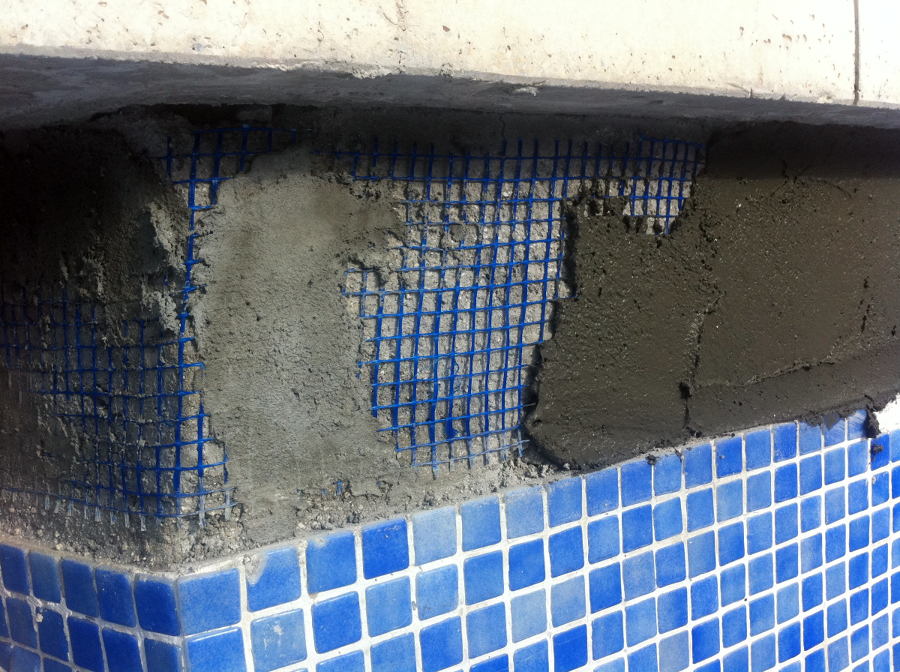 PATOLOGÍA EN PISCINA EN REPARACIÓN