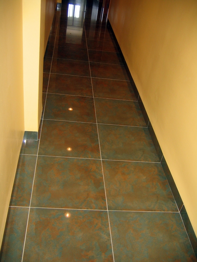 PAVIMENTO PORCELANICO