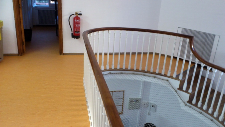 pavimento pvc en Centro de Noche / Albergue