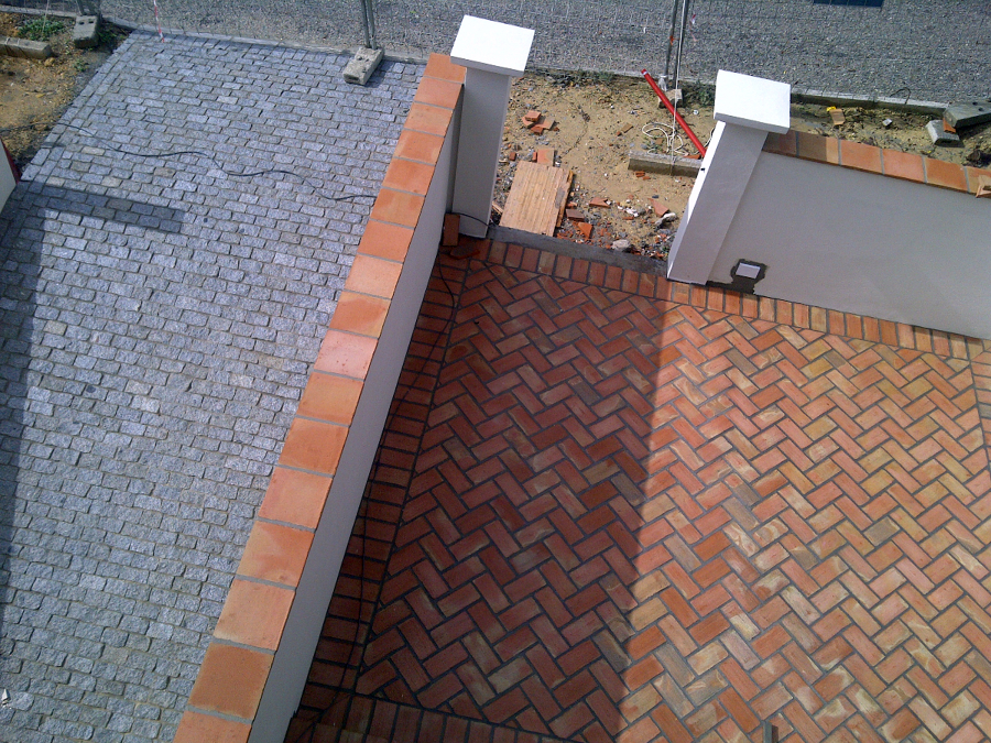 PAVIMENTOS DE BARRO Y GRANITO