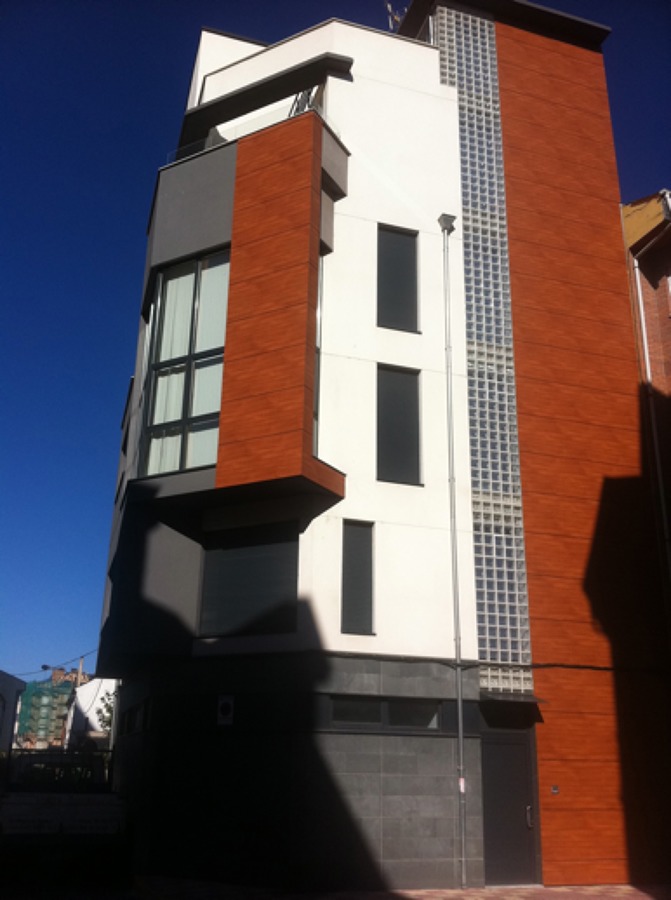 Construcción de edificio de vivienda 