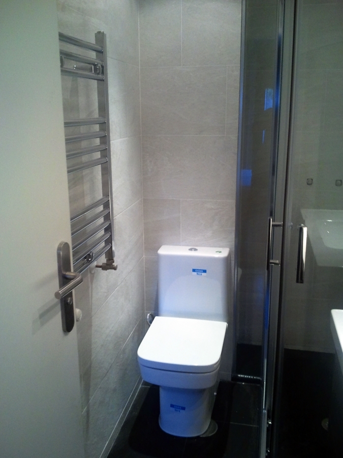 pequeño baño bien organizado