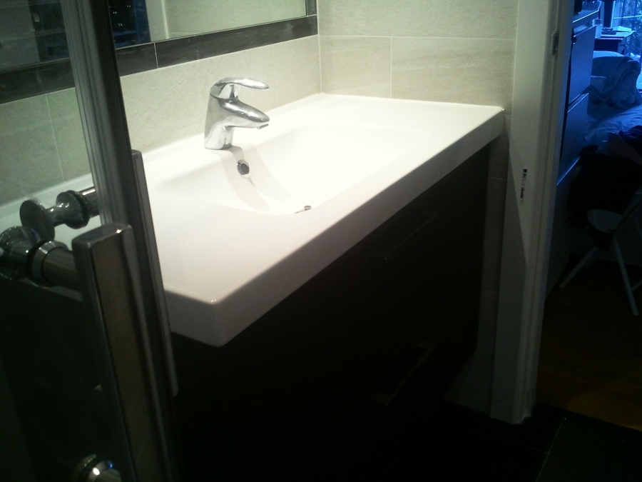 pequeño baño bien organizado