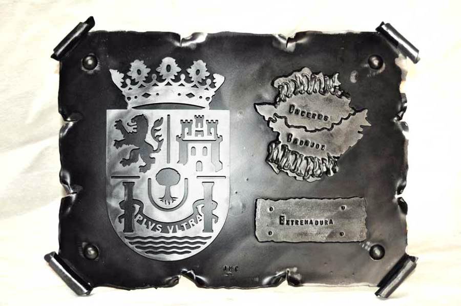 PERGAMINO EN FORJA REF.12027 ESCUDO DE EXTREMADURA