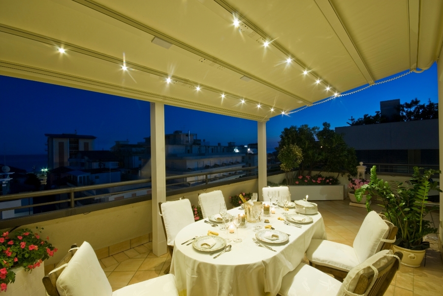 PERGOLA EN RESTAURANTE DE  ELEGANCIA