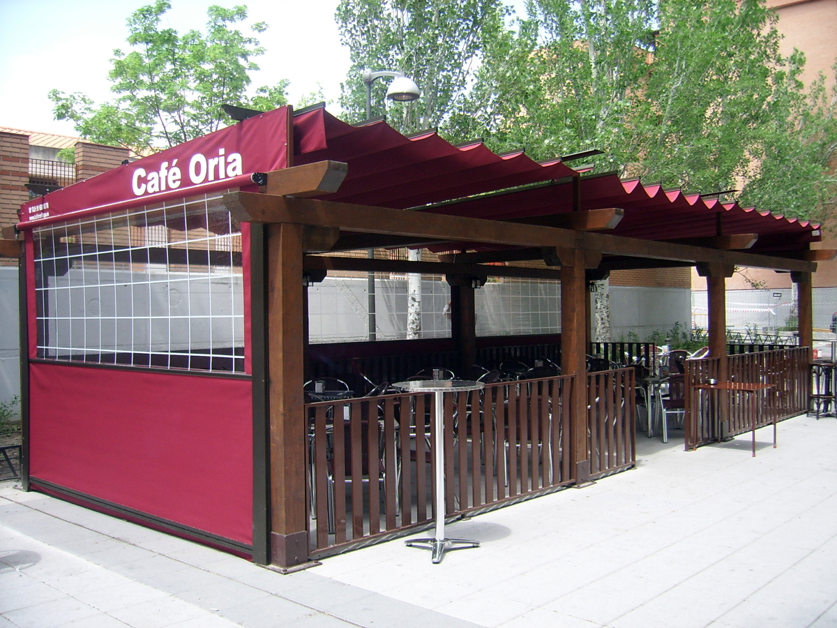 Pérgola + Toldos Cortavientos