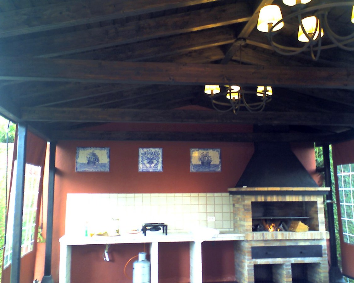 pérgola y barbacoa