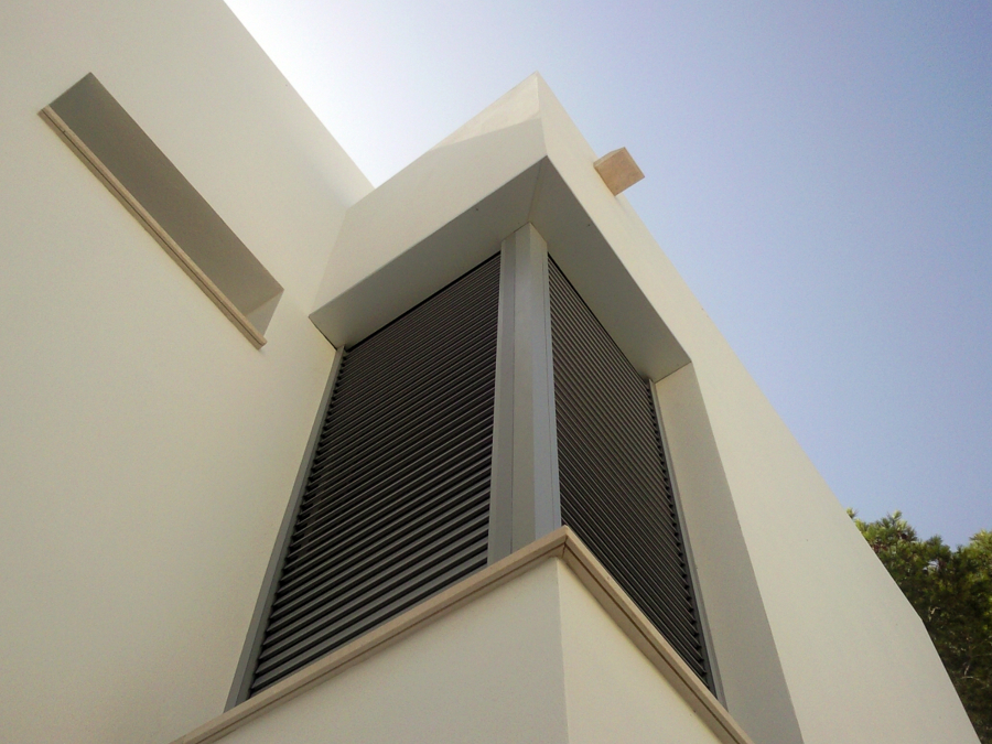 PERSIANAS ENROLLABLES Y ORIENTABLES 