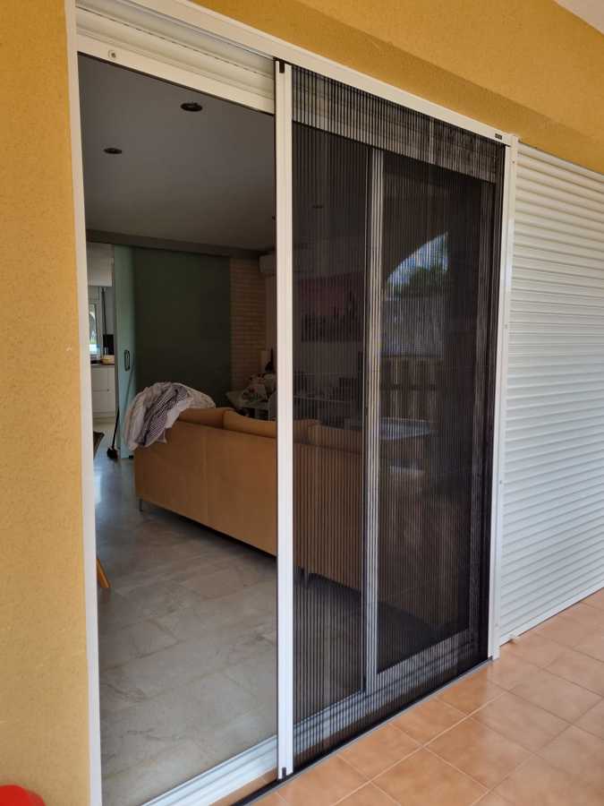 Mosquitera plisada