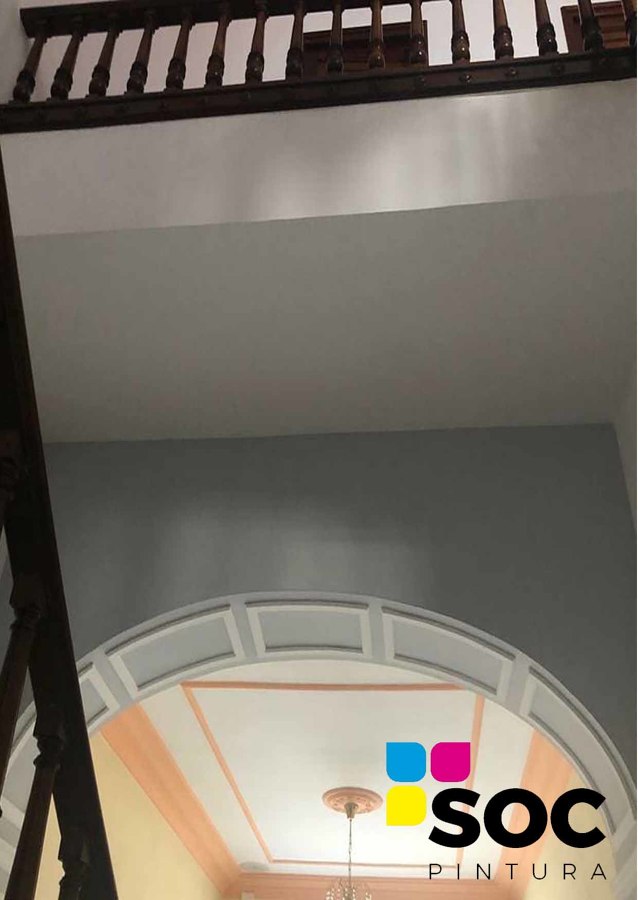 Techos en gris y blanco.