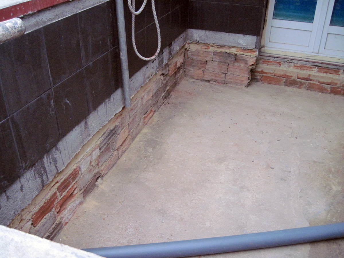 PICADO Y LIMPIEZA DE LA TERRAZA DE SAN RAFAEL, Nº 20 DE GIJON