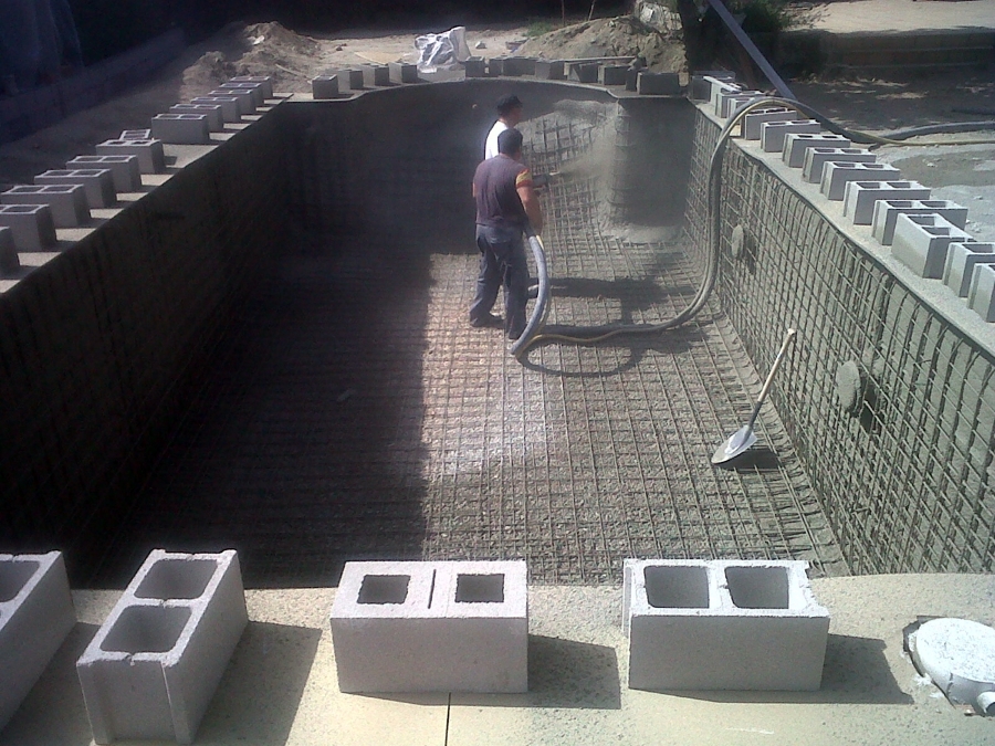  Construcción de piscina