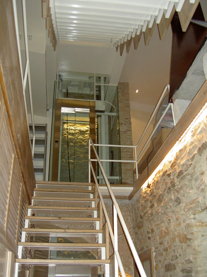 escalera/piedra interior