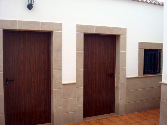 Piedra zocalo casa rural Jaen