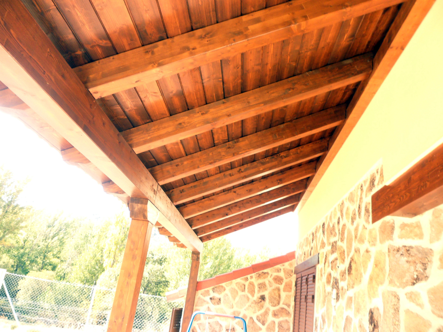 pilares y vigas de madera