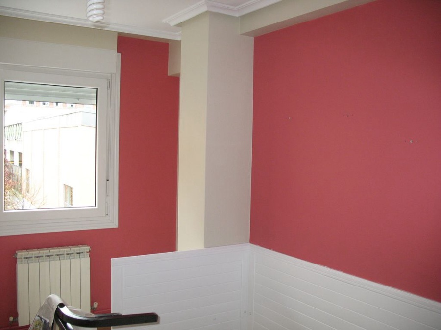 Pintado a dos colores.