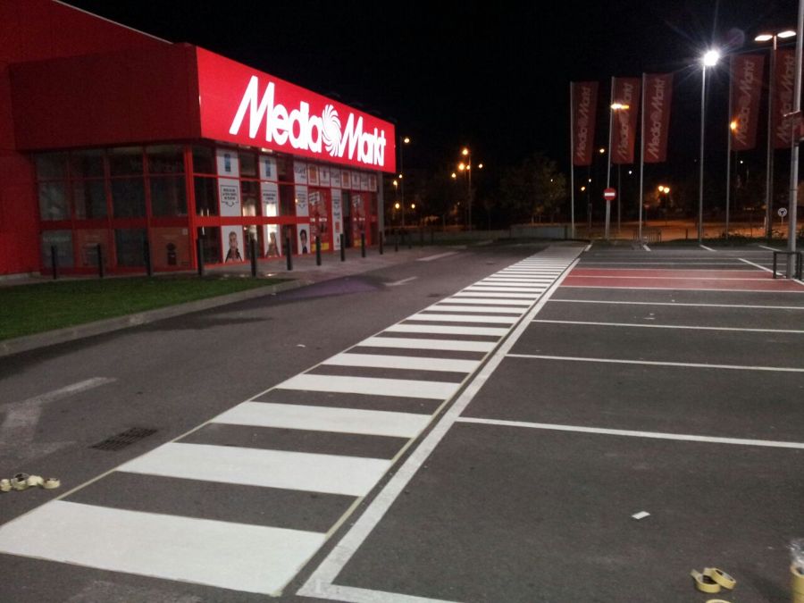 Pintado de plazas de parking (exterior)