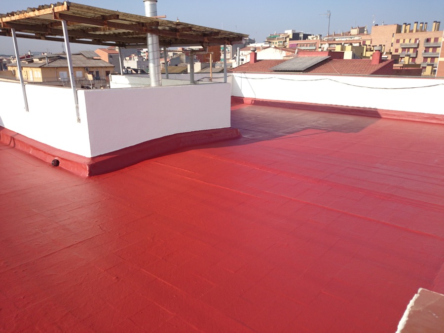 pintar suelo de un terrado comunitario.