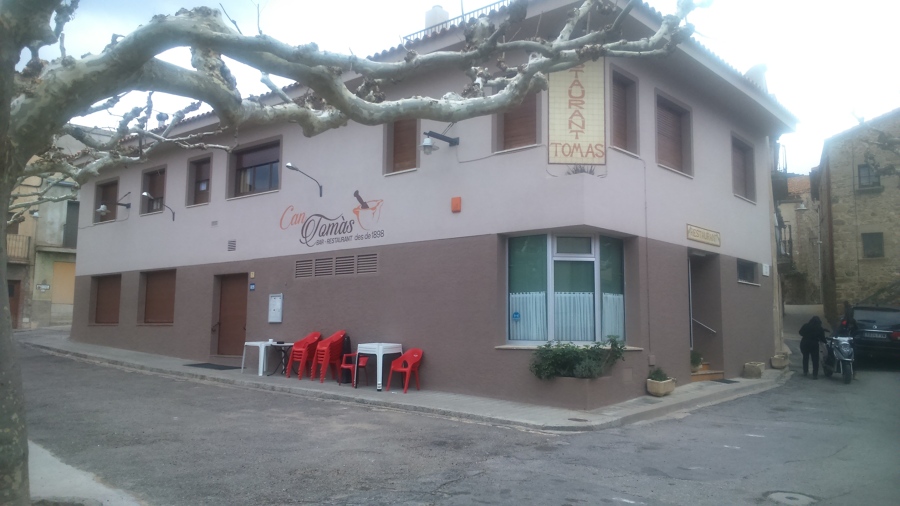 Pintat de façana de restaurant i retolació a mà 