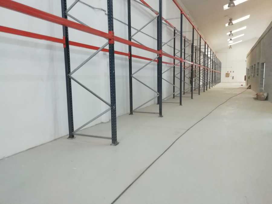 Pintura e instalación de pladur en nave industrial