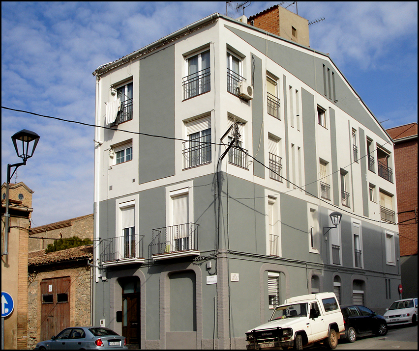 Pintura de fachada dos colores impermeabilizada