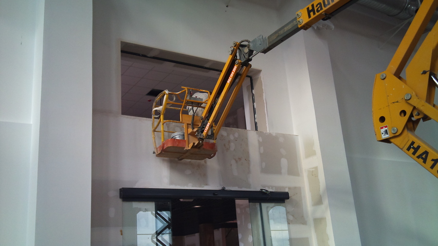 Pintura de la Telminal de Pasajeros del Aeropuerto de Ciudad Real