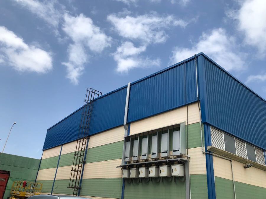 Pintura exterior nave industrial escalera tratamiento para el óxido