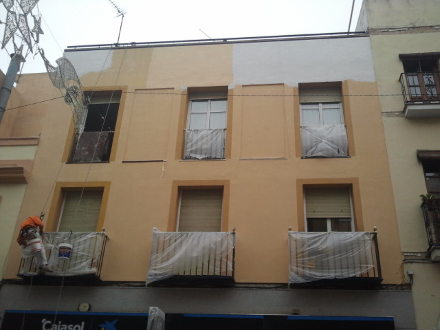 PINTURA Y REPARACION DE FACHADA.