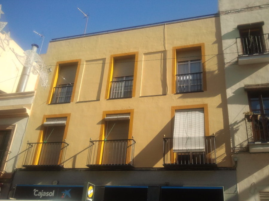 PINTURA Y REPARACION DE FACHADA.